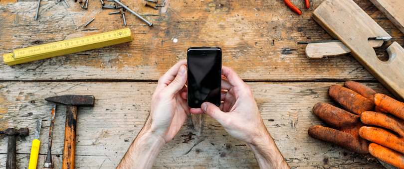 B2B Mobile Commerce: Everything You Need to Know